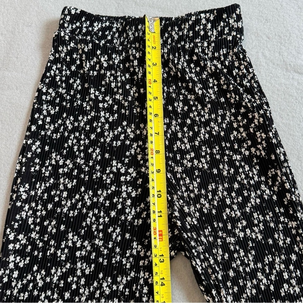 Pull&Bear Monochrome Floral Lightweight Trousers With Elastic Waist | Size S - Picture 6 of 7